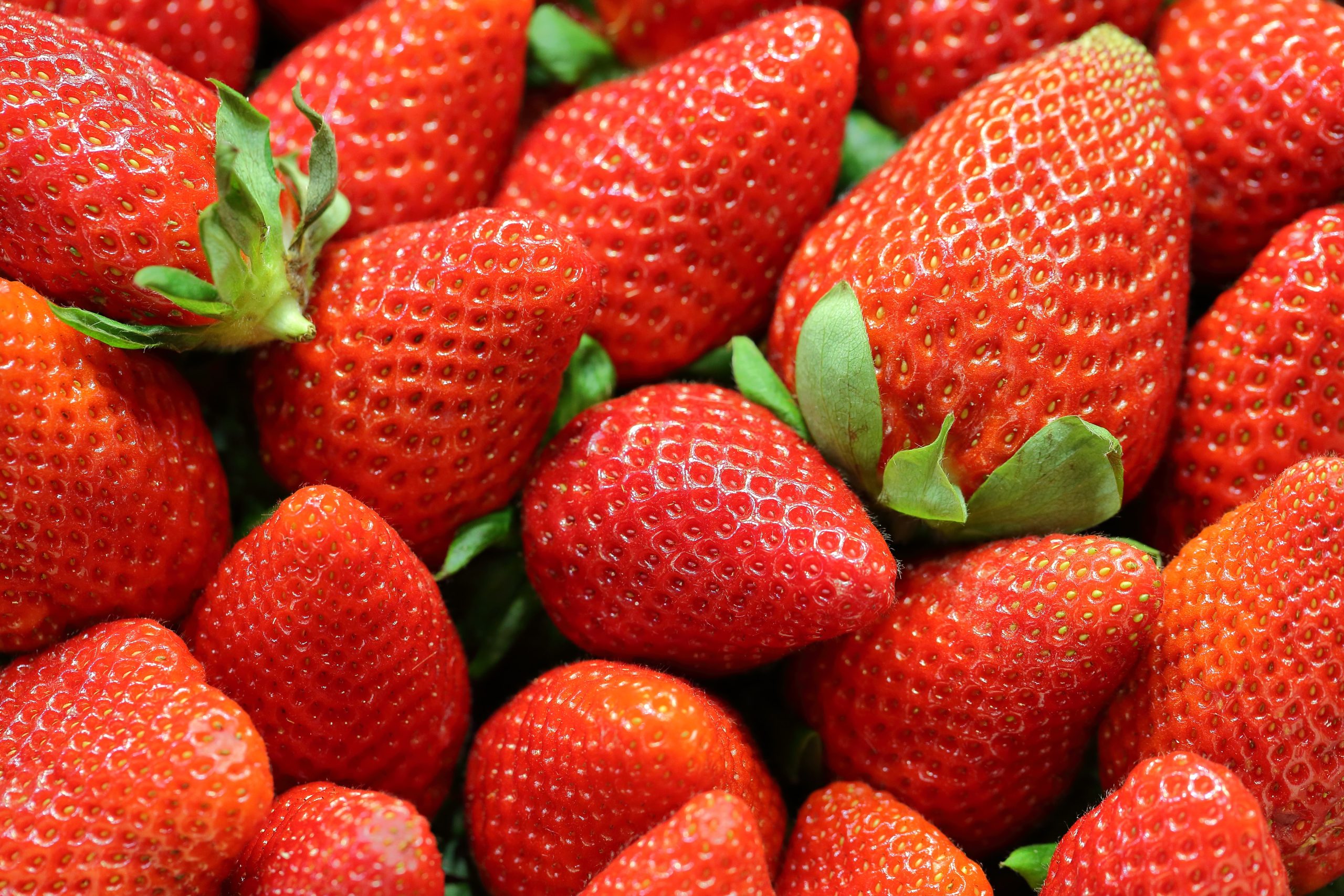 How to clean strawberries to avoid hepatitis A?